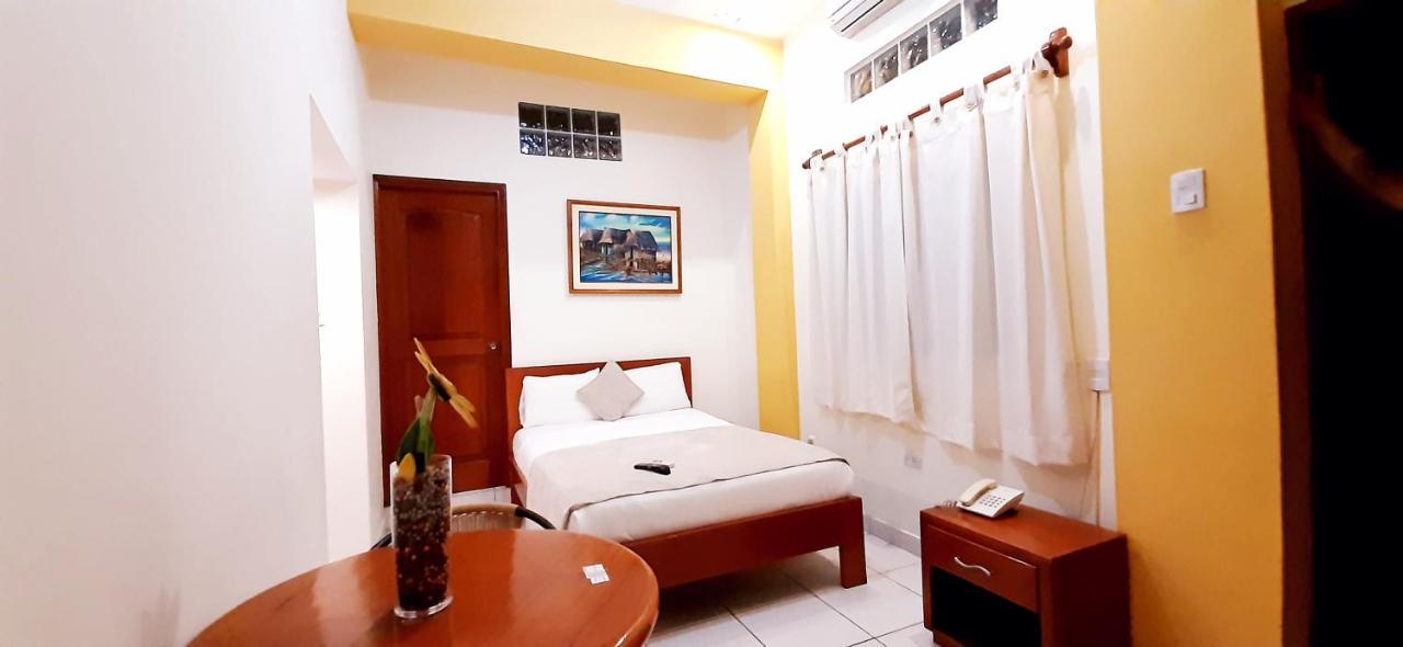 Hostal Huayruro Iquitos Dış mekan fotoğraf