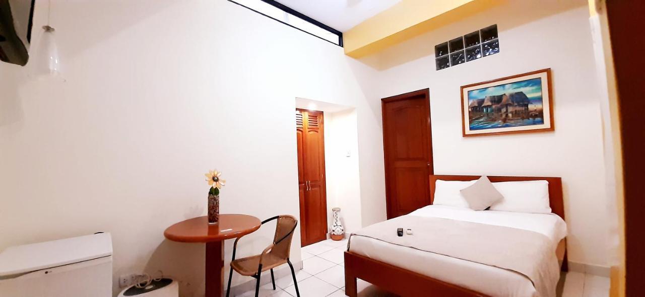 Hostal Huayruro Iquitos Dış mekan fotoğraf