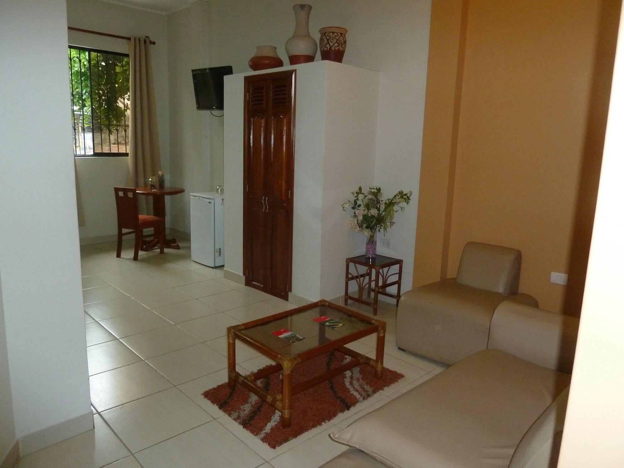 Hostal Huayruro Iquitos Dış mekan fotoğraf
