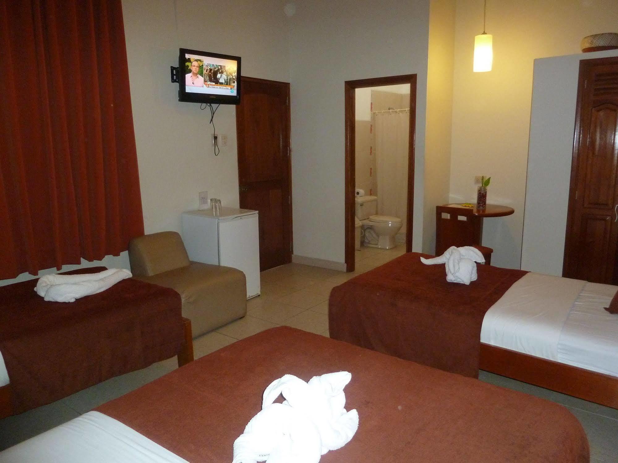 Hostal Huayruro Iquitos Dış mekan fotoğraf